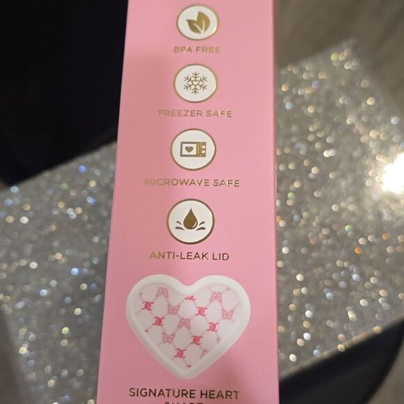 Juicy Couture Home 8-PC Heart Shaped Printed Silicone Snacking Container Set - Picture 8 of 8